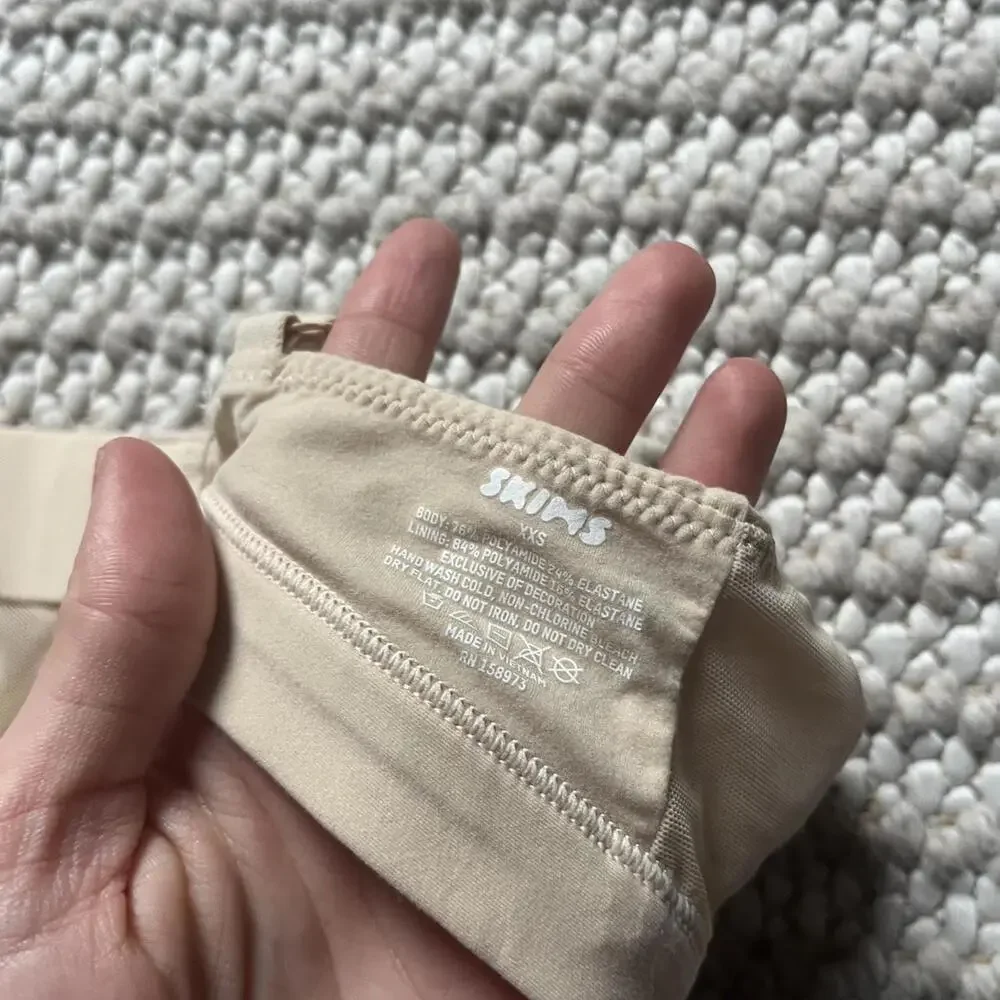 Skims Fits Everybody Triangle Bralette - Picture 3 of 3